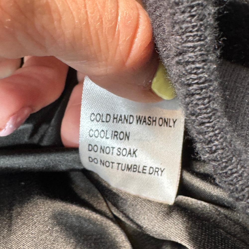 Seek The Label Faux Fur Bomber Jacket XS Black Cropped Ring Pull Zip Up - Picture 6 of 8